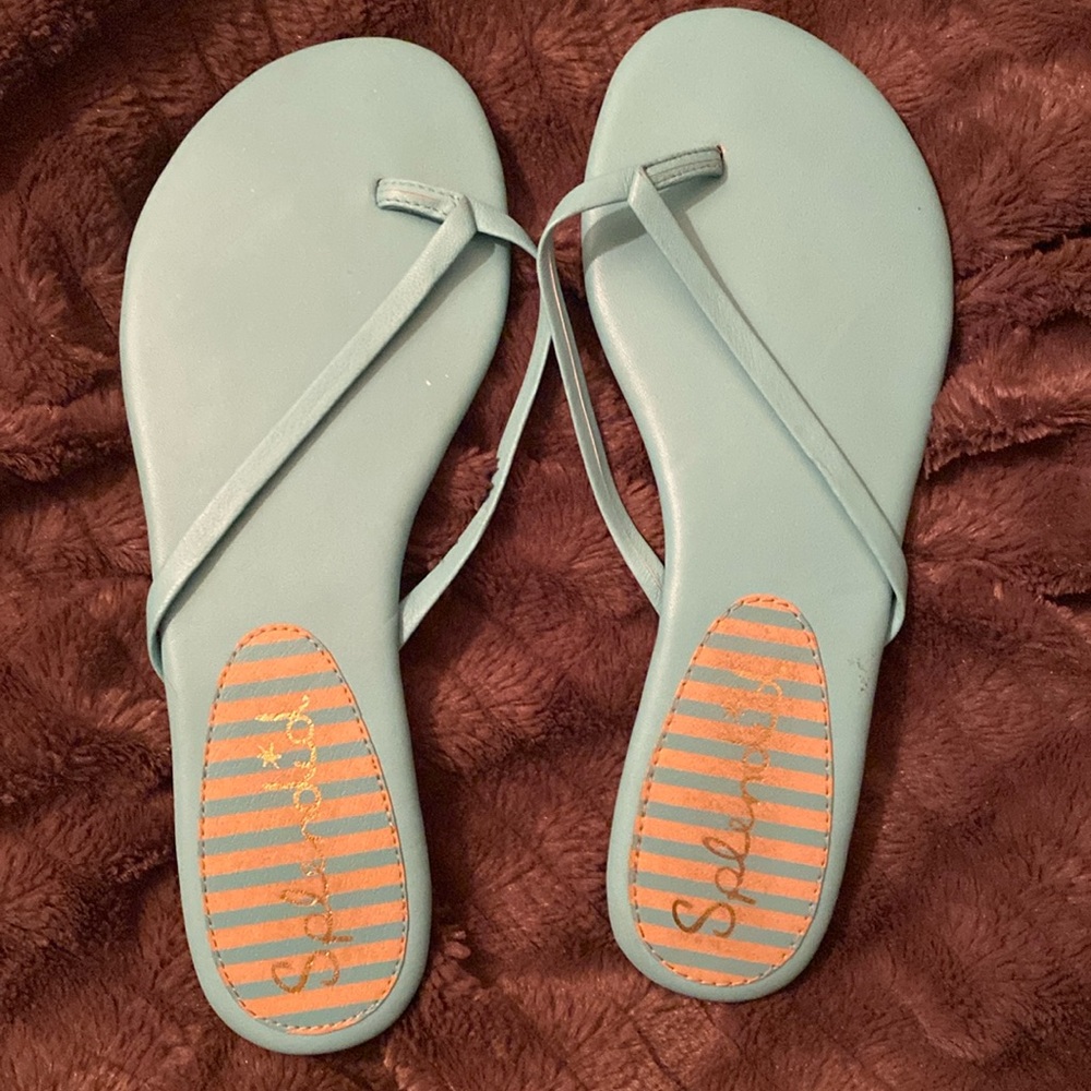 Never worn Splendid aqua flip flops size 8.5